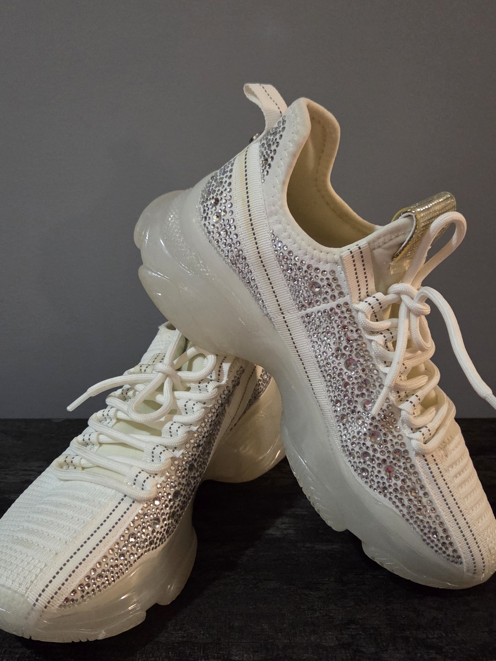 Steve Madden Size 8 Sparkly Sneakers White Rhinestone Knit Platform Sneakers